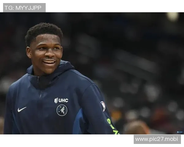 戈贝尔谈爱德华兹关键球的进步：他的决策是关键 学会了信任队友